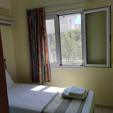 Calypso Two Bedroom Apartment Kandia Buitenkant foto